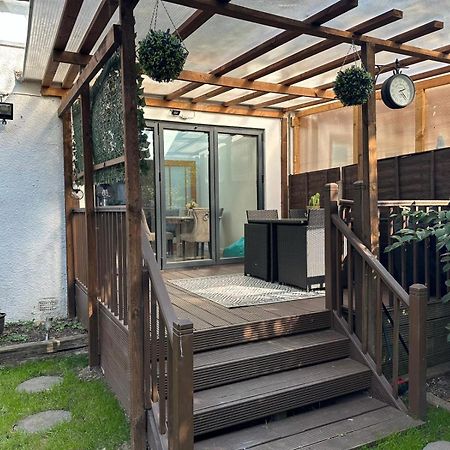 House For Rent In London Villa มิลล์ฮิลล์ ภายนอก รูปภาพ