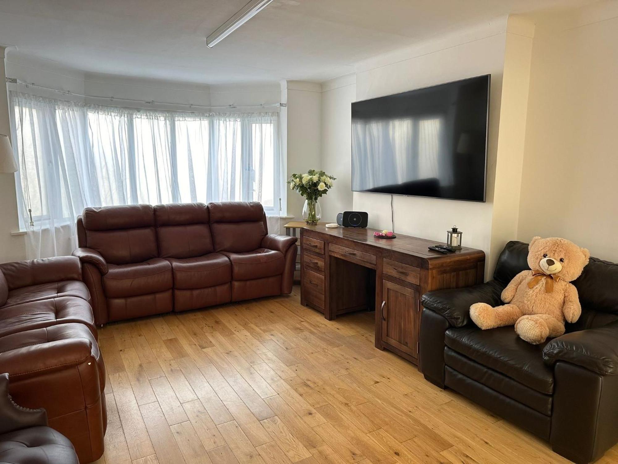 House For Rent In London Villa มิลล์ฮิลล์ ภายนอก รูปภาพ