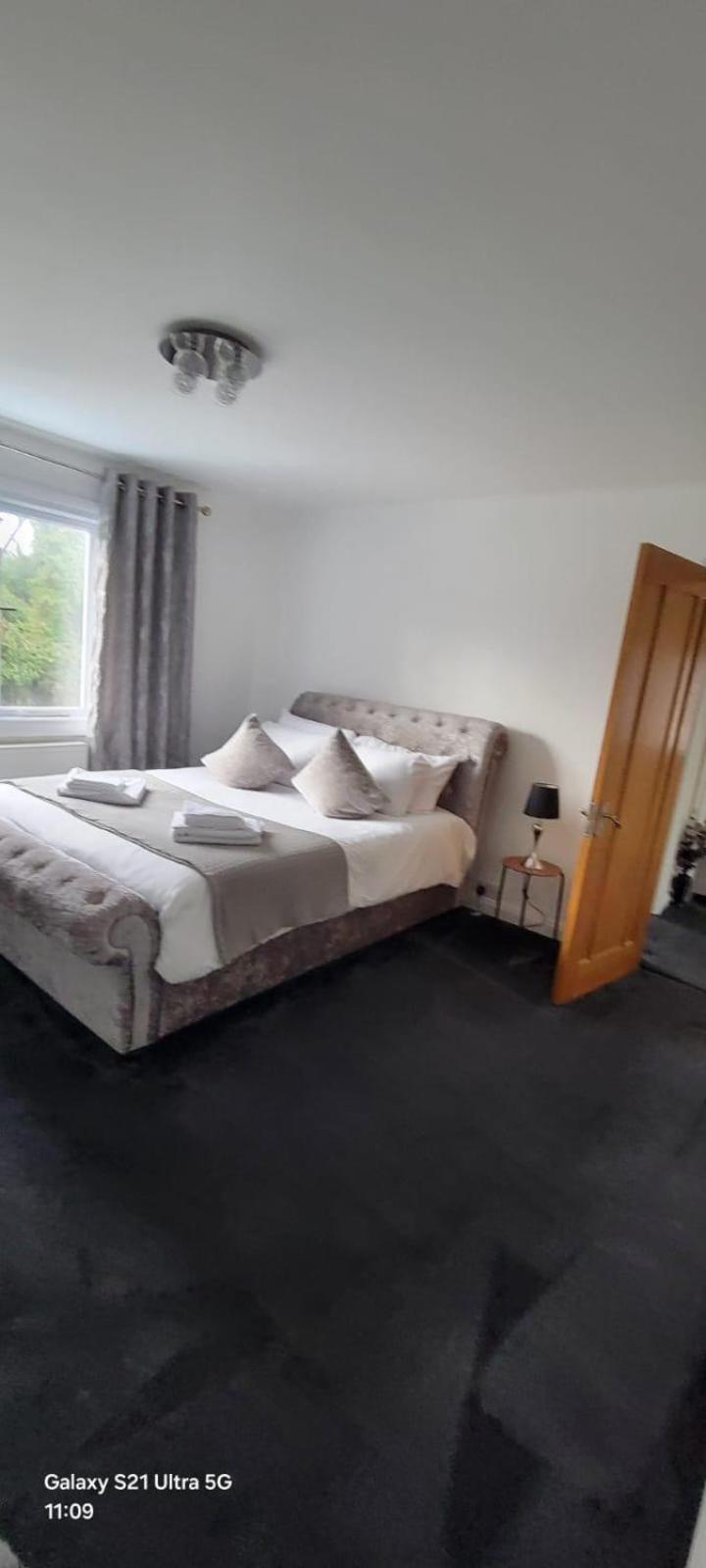 House For Rent In London Villa มิลล์ฮิลล์ ภายนอก รูปภาพ